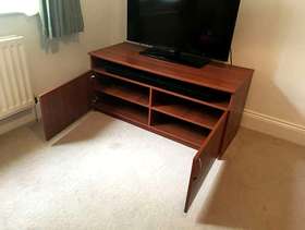 Freecycle TV Unit with doors