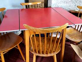 Freecycle Small table and 4 chairs