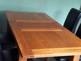 Freecycle Solid oak extendable table