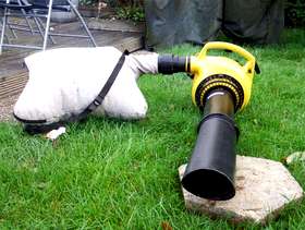 Freecycle 1995 Sabre/Homelite Hb-180 petrol leaf vacuum and blower