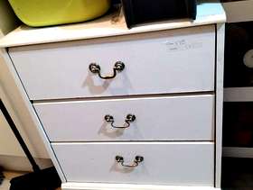 Freecycle Small wooden chest of drawers, white