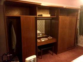 Freecycle 2 bedroom wardrobes with connecting vanity unit
