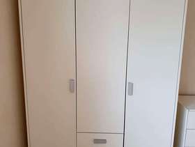 Freecycle White Full Wardrobe