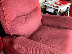 Freecycle Electric recliner single seater sofa