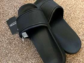 Freecycle Size 5 black sliders