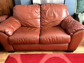 Freecycle 2/3 seaters leather sofa