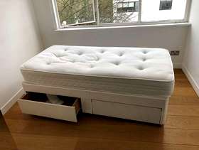 Freecycle Single bed with drawers and mattress