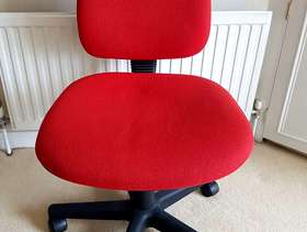 Freecycle Adjustable red office chair