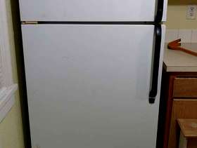 Freecycle Refrigerator and dishwasher