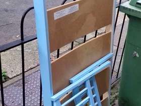 Freecycle Child's bed, blue