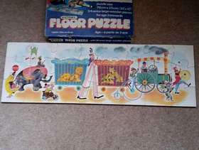 Freecycle Circus Procession Victory Wooden Floor Puzzle