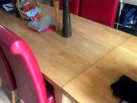 Freecycle Modern extendable Dining Table