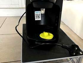 Freecycle Tassimo coffee machine with storage