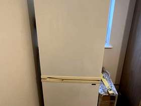 Freecycle Philips. Whirlpool freestanding Fridge Freezer