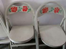 Freecycle 5 light folding chairs