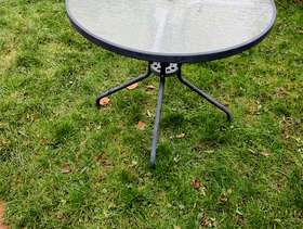Freecycle Glass top garden table