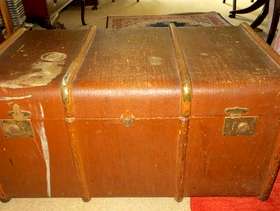 Freecycle Wonderful old shabby chic cabintrunk