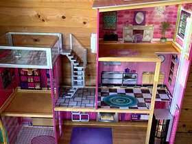 Freecycle Dollhouse