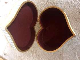 Freecycle Vintage style jewellery box