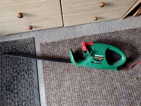 Freecycle Electric hedge trimmer