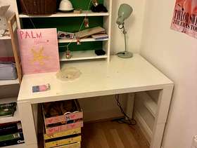 Freecycle Children’s desk with shelves