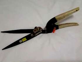 Freecycle One handed lawn edging shears