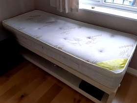Freecycle Single bed and mattress (trundle drawer)