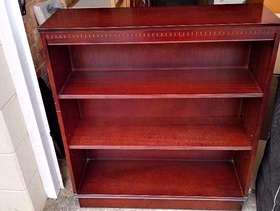 Freecycle Mahogany Bookcase with 3 Shelves - Used