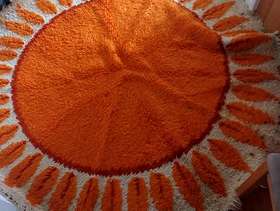 Freecycle 1970's Danish wool circular sunburst rugg, appr