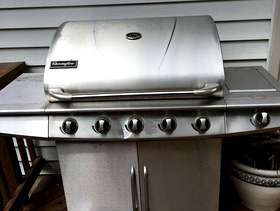 Freecycle Large stainless steel gas grill