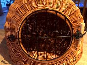 Freecycle Lovely Wicker Pet Carrier / Travel for small animals - ...