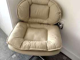 Freecycle Cream swivel chair, ideal for desk