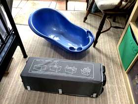 Freecycle Travel cot and baby bath