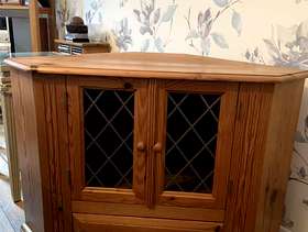 Freecycle TV cabinet