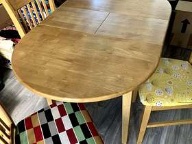 Freecycle Dining table and 4 chairs
