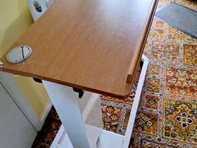 Freecycle Adjustable height over-bed table