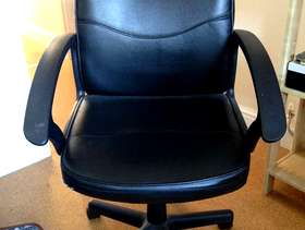 Freecycle A desk chair