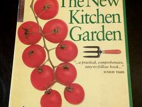 Freecycle The New Kitchen Garden by Anna Pavord