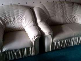 Freecycle Take it away - 2 seat sofa & armchair