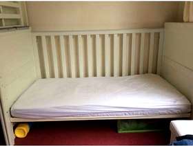 Freecycle Mamas and Papas Madison range cot bed