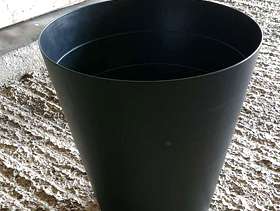 Freecycle Black plastic waste basket