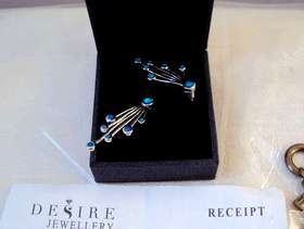 Freecycle Silver earrings, stud, with lovely blue stones, in box