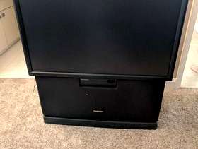 Freecycle 48" Toshiba TheaterView TV
