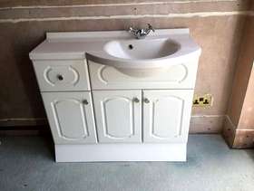 Freecycle Bathroom vanity unit with sink and taps