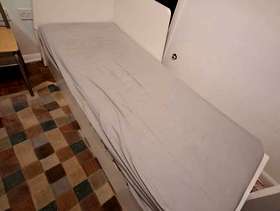 Freecycle Ikea flekke day bed