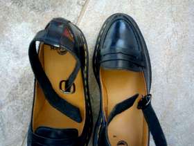 Freecycle Dr Martens original airwair shoes