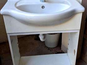 Freecycle Hand basin with mixer tap