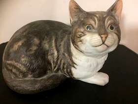 Freecycle Porcelain Cat ornament