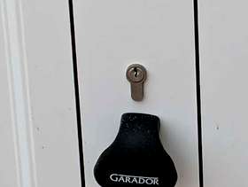 Freecycle Single motorised electric garage door