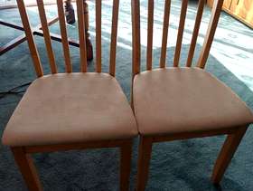 Freecycle 2 dining table chairs